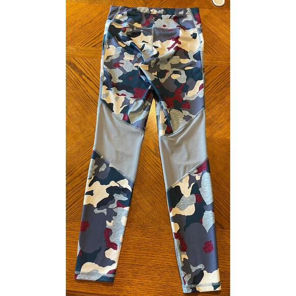 Old Navy Active Go Dry Camo Blue Size Medium Leggings Waist 14-16" Inseam 28.5" - Picture 2 of 6